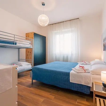 Apartment Sulla *