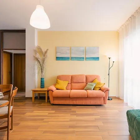 Sulla Apartment *
